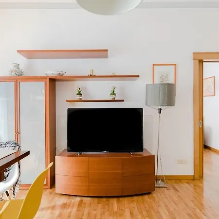 Elegant Via Veneto By Varental *