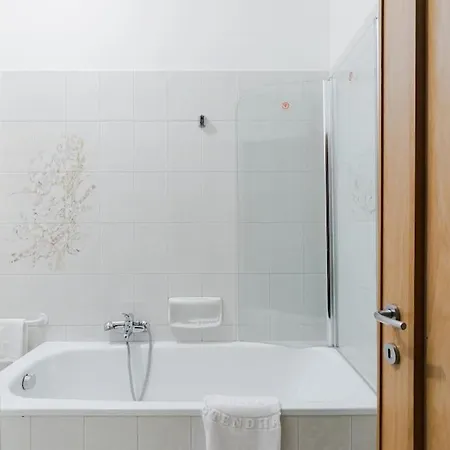 Elegant Via Veneto By Varental Apartment