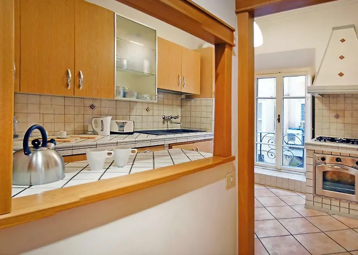 Elegant Via Veneto By Varental *