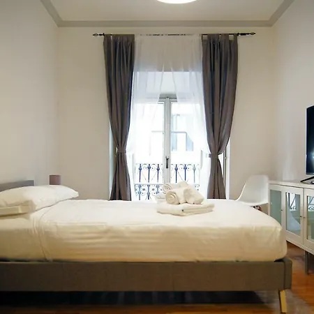Elegant Via Veneto By Varental *